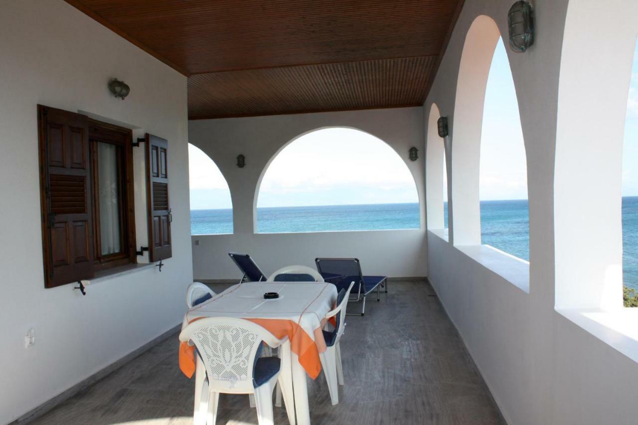 Apartamento El Mar Kómboi Exterior foto