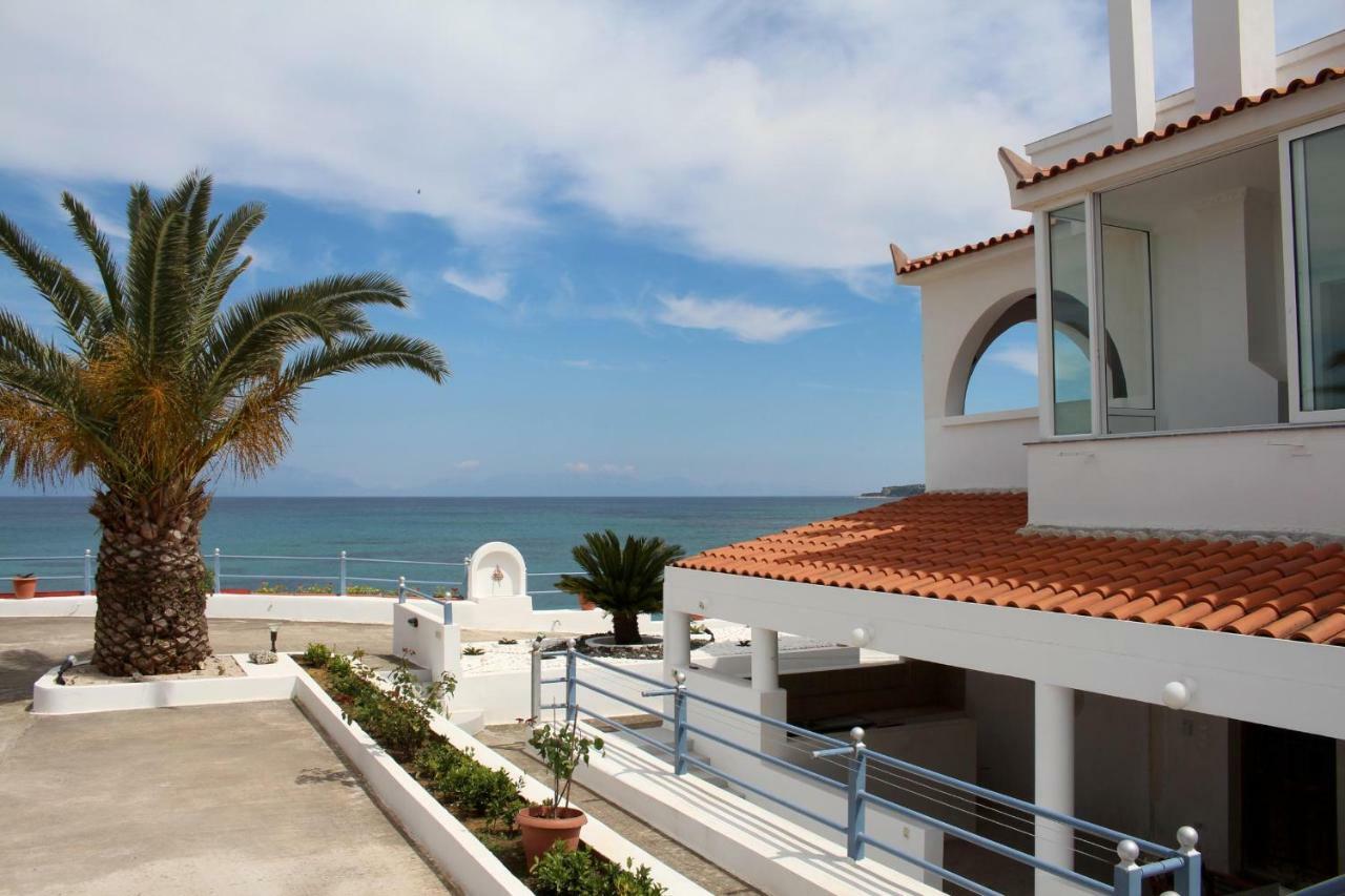 Apartamento El Mar Kómboi Exterior foto